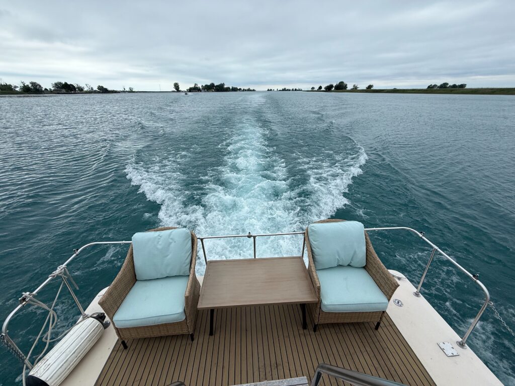 house boat moving