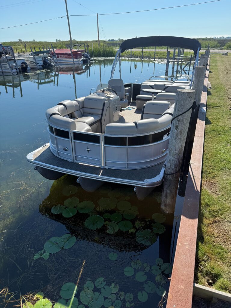 pontoon
